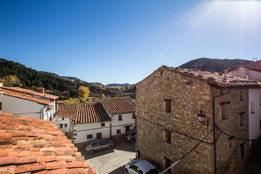 Hostal Antiguo Hospital Linares de Mora Exterior foto