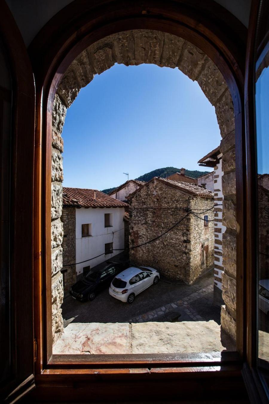 Hostal Antiguo Hospital Linares de Mora Exterior foto